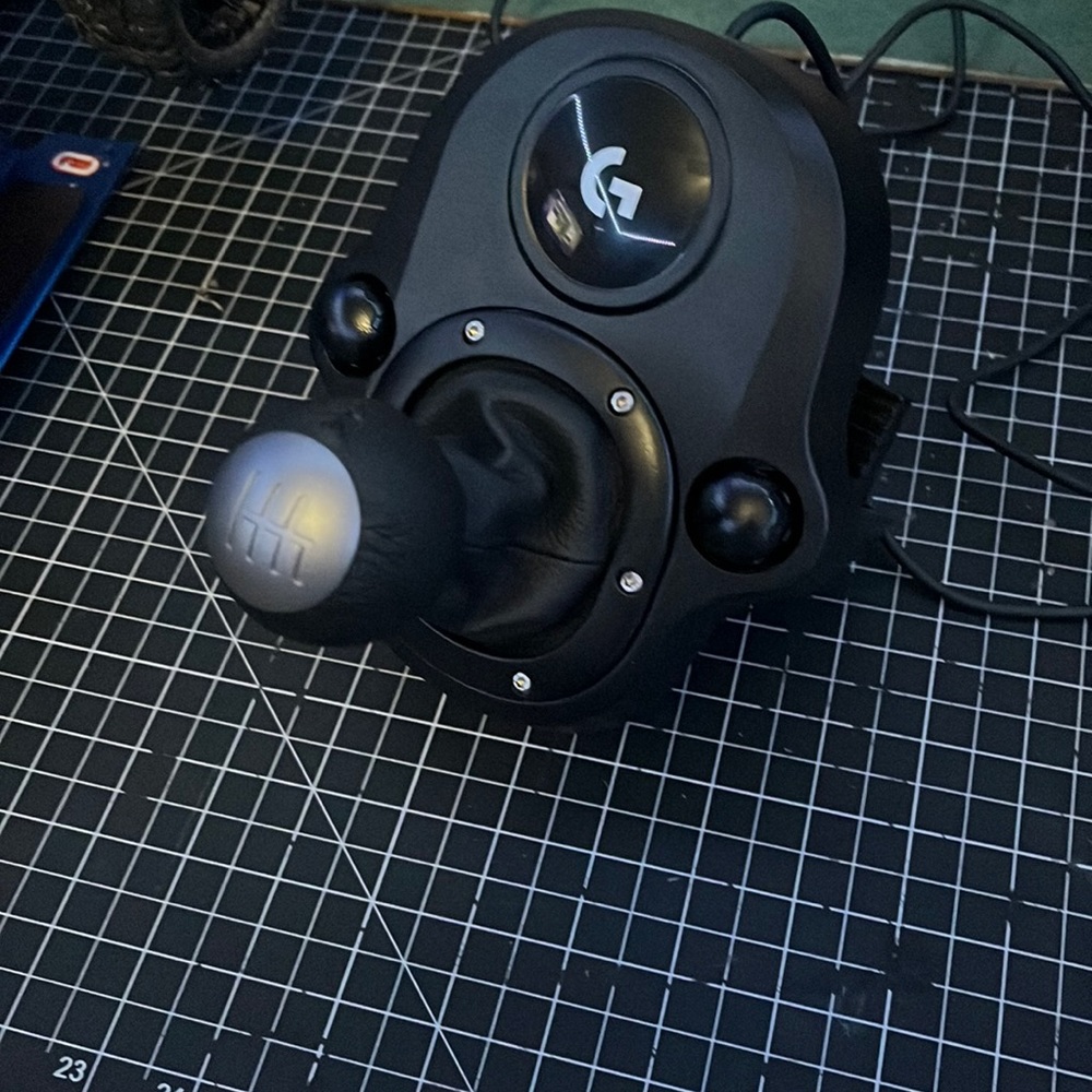Unused manual shifter for gaming consoles